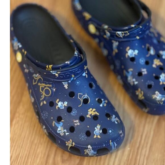 Disney x Crocs 2021 Walt Disney World 50th Anniversary Crocs M11/W13 - Picture 3 of 12